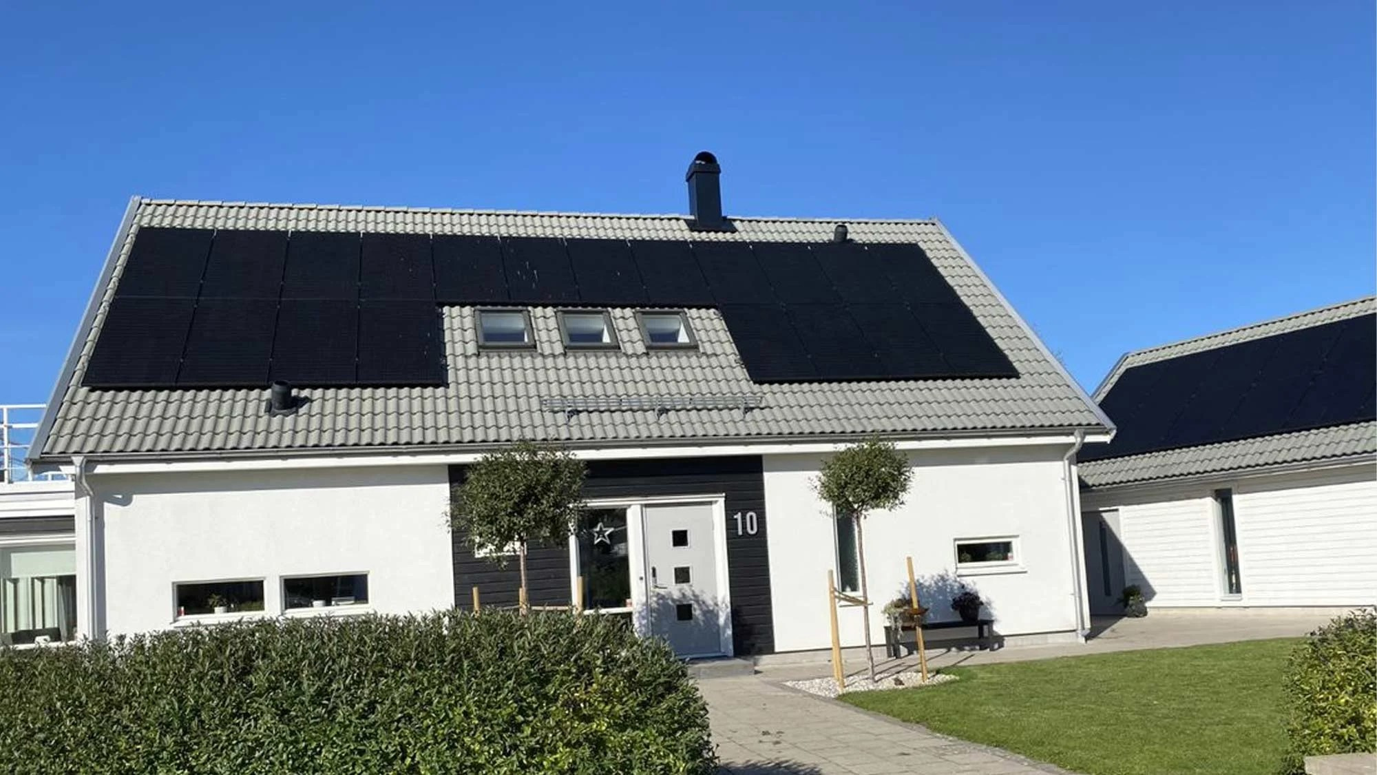 Villa med solceller på taket